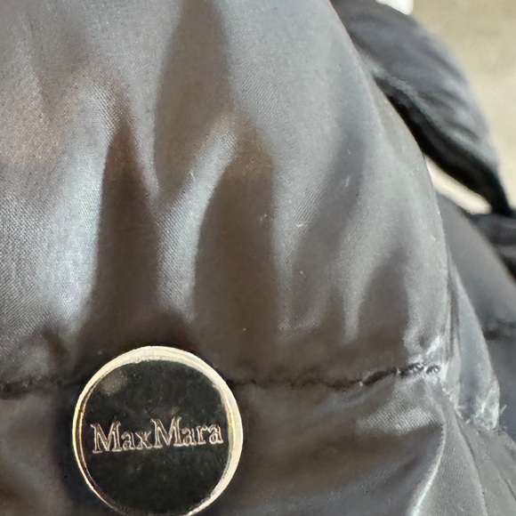 MaxMara The Cube Down Poncho - Picture 13 of 14